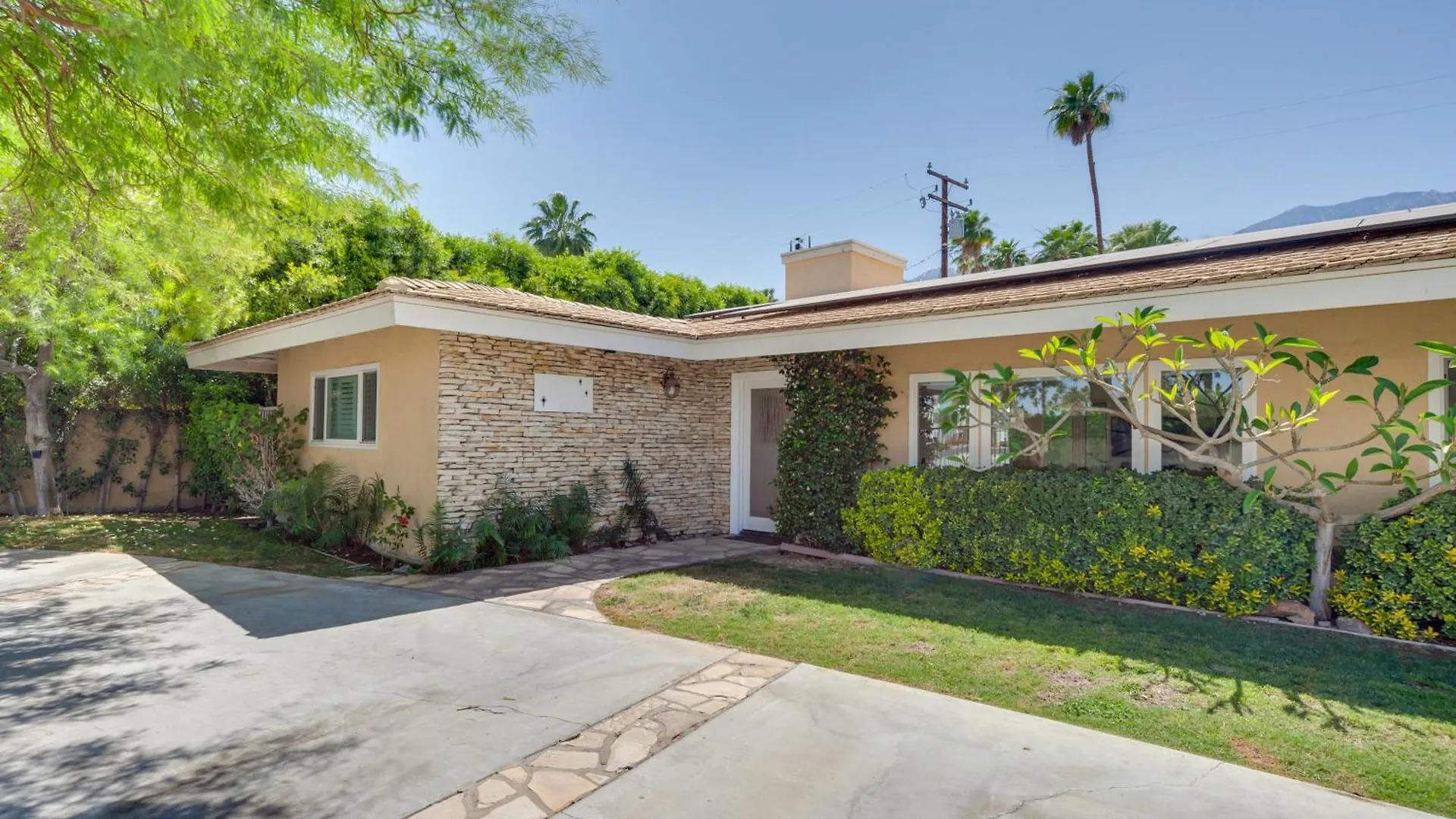 Palm Springs Home Patio, Pool And Mountain Views! 0*, Palm Springs